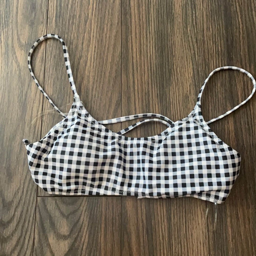 Black and white bikini top
